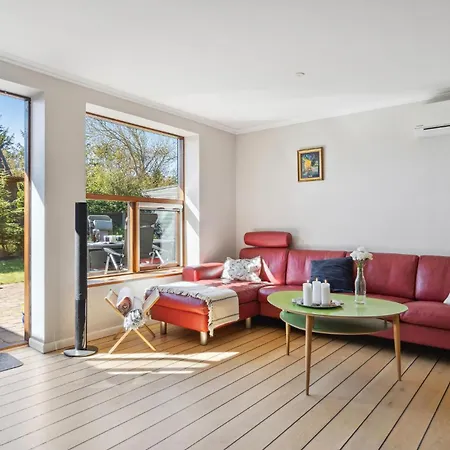 Beautiful In With Kitchen Holiday home