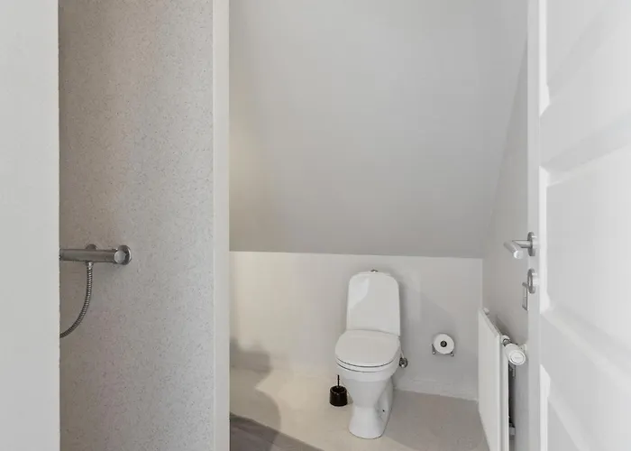 3 Bedroom Awesome In * Nørre Nebel