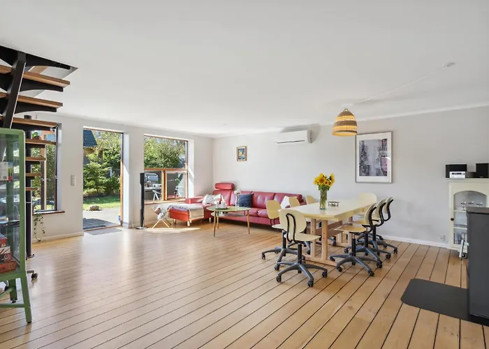 3 Bedroom Awesome In בית נופש *