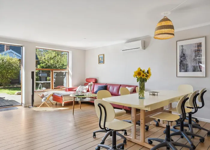 בית נופש 3 Bedroom Awesome In *